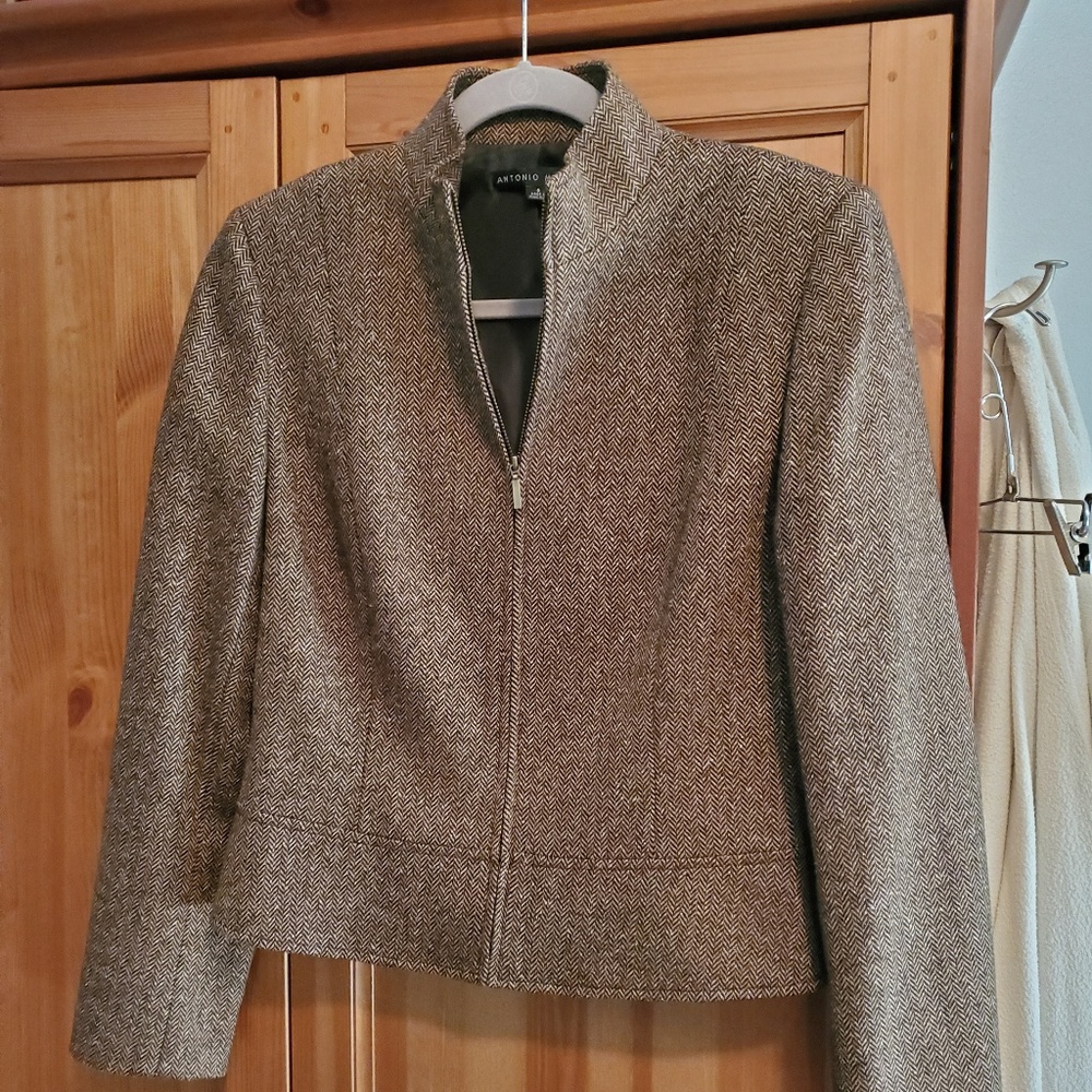 Antonio Melani Size 6 Wool Suit